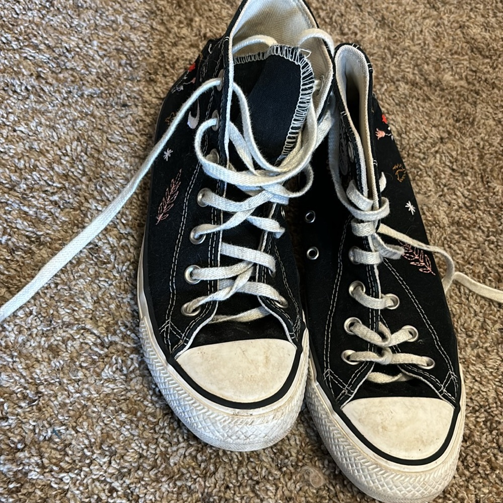 Converse - Picture 2 of 2